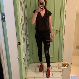 FRAME Le Skinny de Jeanne black distressed denim